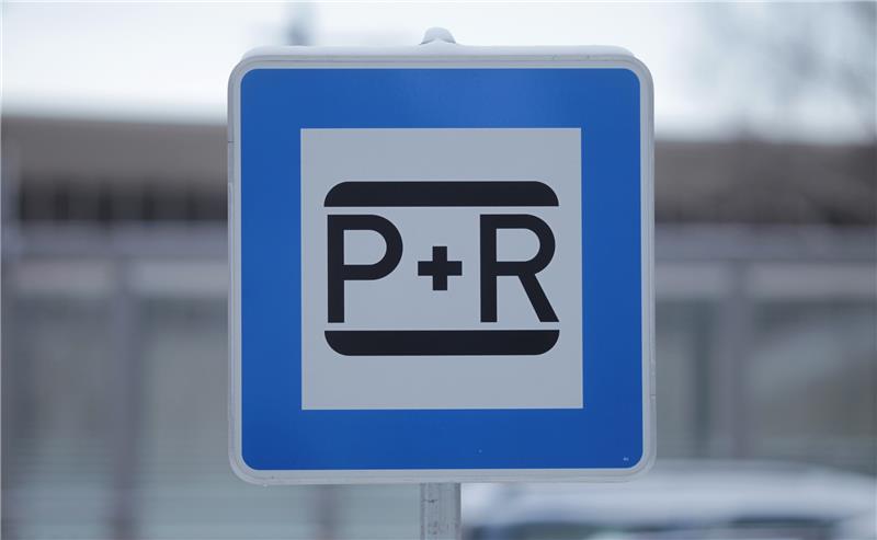 Hamburger Einnahmen aus P+R-Anlagen deutlich gestiegen Die Auslastung der Hamburger Park+Ride-Anlagen an den S-Bahnhöfen stieg zum Vorjahr um 13 Prozent. Symolfoto: dpa