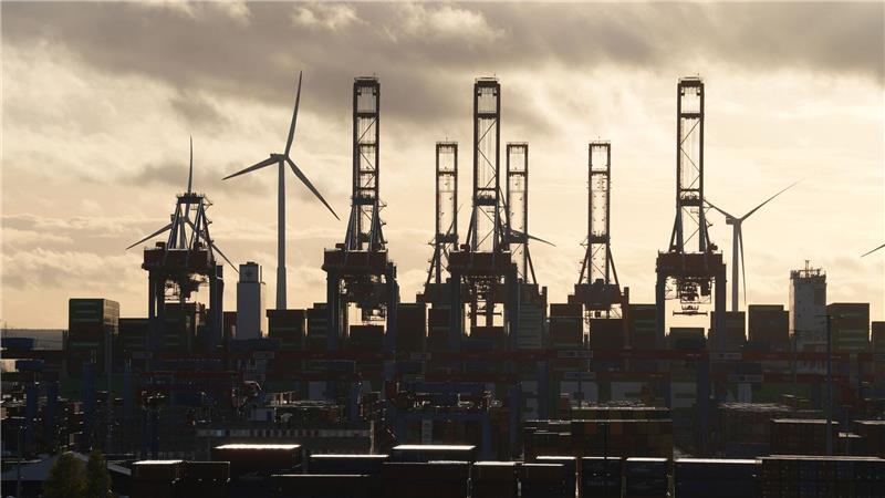 Kein Aufschwung in Sicht: Schrumpft die Wirtschaft erneut? Die Aussichten für die Exportnation Deutschland haben sich mit den US-Zöllen eingetrübt. (Archivbild)