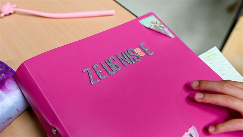 Studie: Teens mit Social Media sind schlechter in der Schule Die Auswirkungen von Social Media auf die Lernleistung hält ein Forscher für dramatisch. (Archivbild)