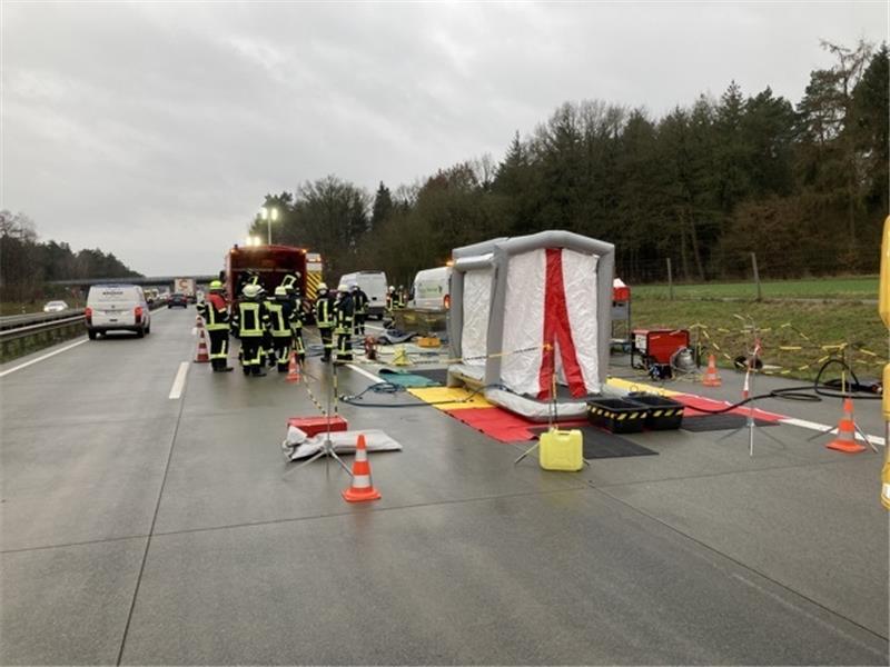 Die Autobahn musste gereinigt werden.