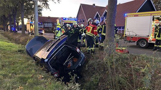 Die Autofahrerin aus Gräpel fuhr über den Gegenverkehr nach links in den Graben an der L127 in Ahrensmoor.