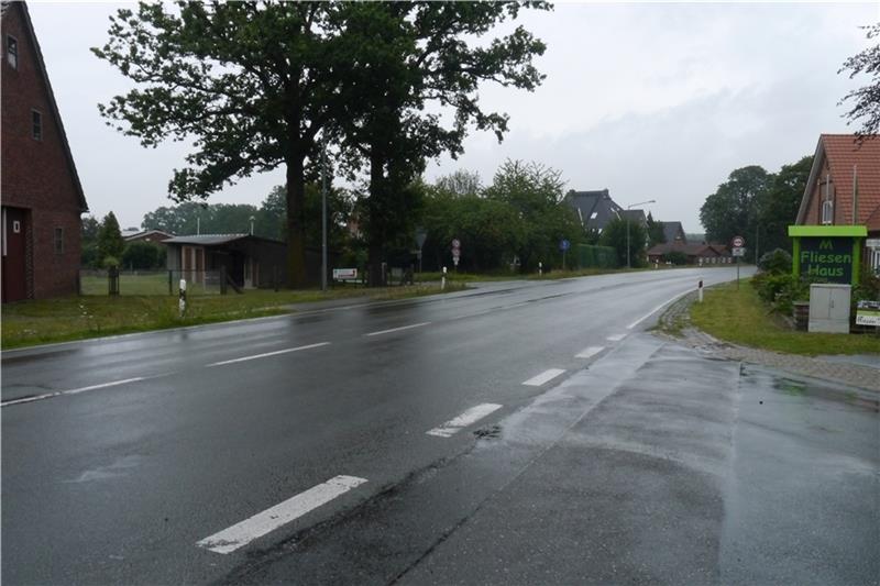 Die B 73 muss in Ovelgönne ohne Ampel überquert werden.