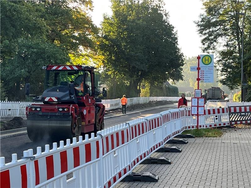 So gehen die B73-Arbeiten in Agathenburg voran Die B73-Baustelle wandert vom 10. Oktober an in den vierten Bauabschnitt. Foto: Vasel