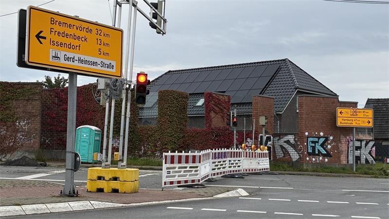 B73-Sperrung: Land nimmt keine Rücksicht auf Horneburger Herbstmarkt Die B73 ist zwischen Horneburg (Issendorfer Straße) und Dollern (Veerenkamp) voll gesperrt.