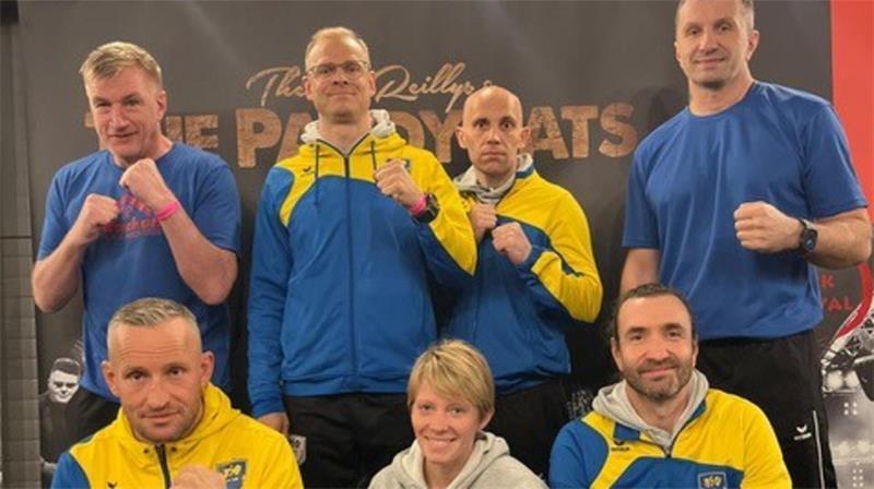 Die BSV-Boxer: Trainer Ralf Gruhn, Marcus Lohmann, Christopher Gimmini, Siargei Waselewski (hinten von links) sowie Stephan Walker-Mayer, Katerina von Roßbitzki, Andre Enderl (vorne von links).