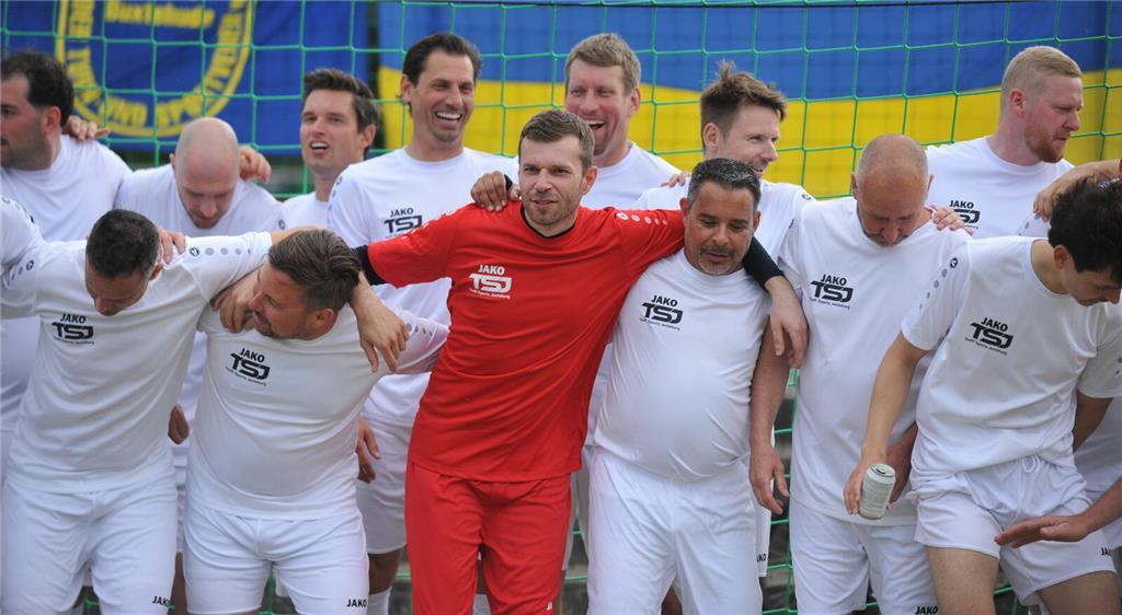 Die BSV-Legenden haben am Samstag mit 5:1 gegen das Kreisligateam des Buxtehuder...