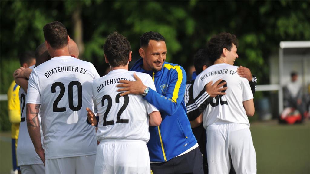 Die BSV-Legenden haben am Samstag mit 5:1 gegen das Kreisligateam des Buxtehuder...