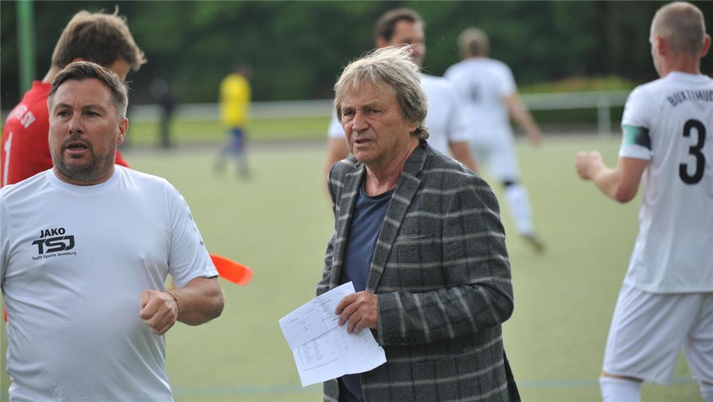 Die BSV-Legenden haben am Samstag mit 5:1 gegen das Kreisligateam des Buxtehuder...