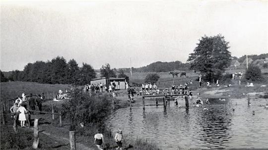 Die Badeanstalt in Harsefeld an der Wassermühle war ein beliebter Treffpunkt.