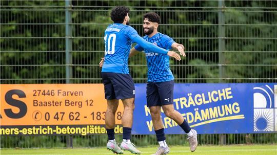 Die Badur-Brüder Enes (Nr. 10) und Eren.