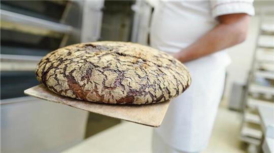 Die Bäckerei von Uwe Wiechmann und seinem Sohn Jan in Geestenseth wird in andere Hände übergeben.
