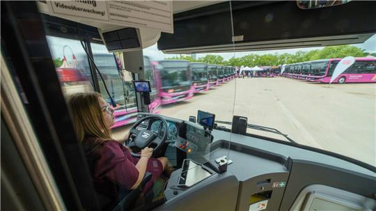 Die Bahn betreibt auch viele Busse - nicht nur für Ersatzverkehr. 
