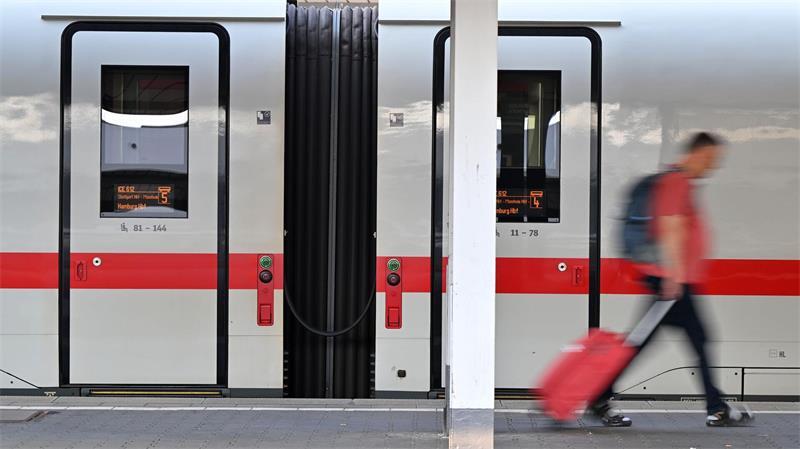 Die Bahn dürfte auch vom Anstieg der Spritpreise profitiert haben. (Archivbild)