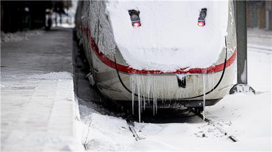 Die Bahn gerät bei Extremwetterlagen immer wieder in Bedrängnis. (Archivbild)