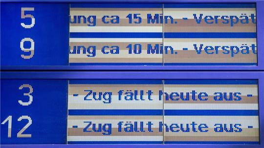 Die Bahn hinkt beim Thema Pünktlichkeit auch im November den eigenen Ansprüchen hinterher.