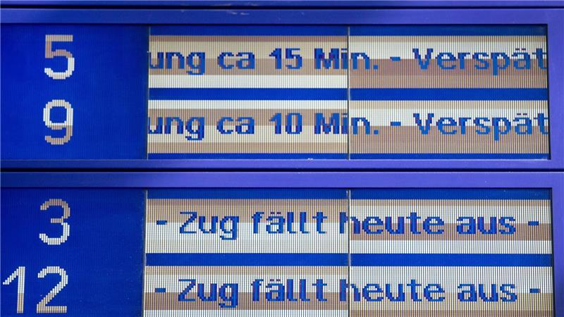 Bahn-Aufsichtsrat beschließt Neuaufstellung der Chefetage Die Bahn steckt in einer Betriebs- und Finanzkrise. (Archivbild)