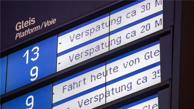 Verkehrsminister kündigt Bahn-Strategie bis Spätsommer an Die Bahn war im vergangenen Jahr so unpünktlich wie noch nie seit der Bahnreform 1994. (Archivbild)