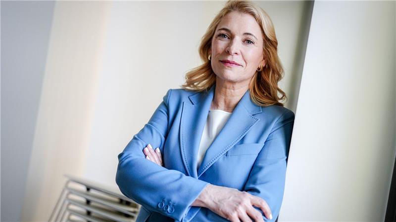 Die Bahnchefin wirbt um Geduld für die grundlegende Sanierung der Schiene. (Archivbild) 