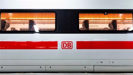 Die Bahnstrecke zwischen Hamburg und Berlin war unterbrochen. (Symbolbild)