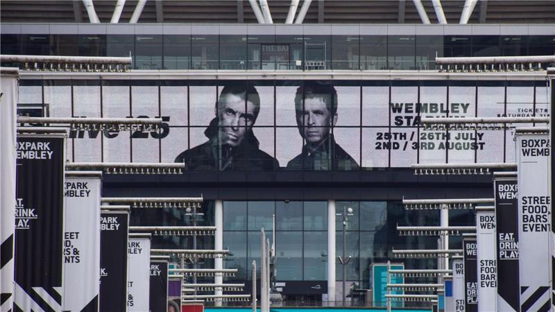 Mann stürzt bei Oasis-Konzert in London und stirbt Die Band sprach den Angehörigen des Mannes ihr „aufrichtiges Beileid“ aus.