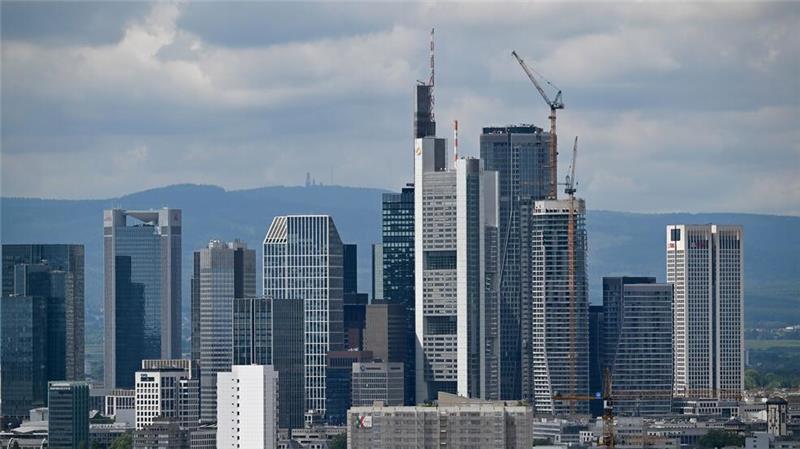 Unternehmen kommen schwerer an Kredite Die Banken vergeben Kredite an Unternehmen restriktiver.