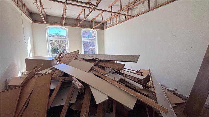 Die Bauarbeiten im Pfarrhaus haben kürzlich begonnen.