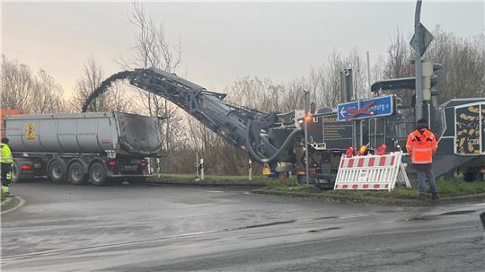 Die Bauarbeiter haben am Donnerstagmorgen in Horneburg losgelegt.