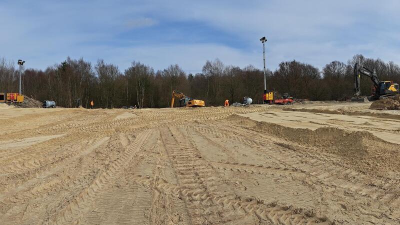 Die Baugrube auf der A27 wurde wieder mit Sand aufgefüllt.