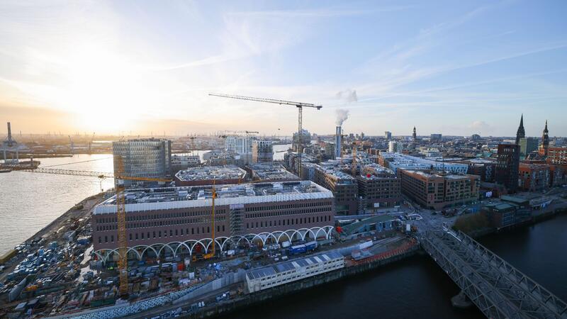 Die Baustelle des neuen Einkaufszentrums Westfield Hamburg-Überseequartier in der Hafencity.