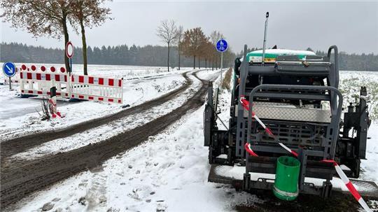 Die Baustelle im Verlauf der K 53 zwischen Wiegersen und Revenahe ruhte zeitweise aufgrund des Schneefalls.