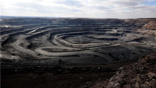 Die Bayan-Obo-Mine für seltene Erden in der Inneren Mongolei. China hatte im April spezielle Regelungen für den Umgang mit den Metallen erlassen. (zu dpa: «Deutsche Firmen vor Engpässen bei seltenen Erden aus China»)