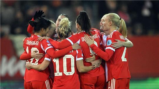 Die Bayern-Frauen freuen sich auf das Viertelfinale in der Champions League.