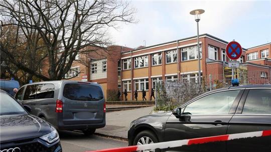 Die Bedrohungslage führte zu einem Großeinsatz der Polizei an der Stadtteilschule Blankenese.
