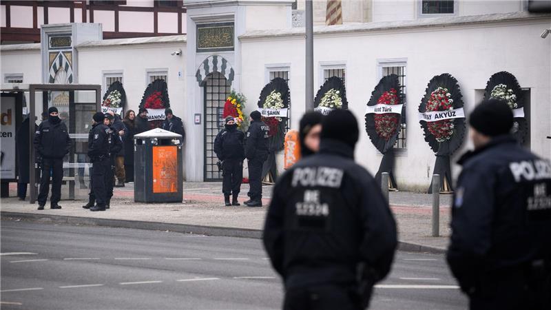 Die Beerdigung im Berliner Clan-Milieu wird von der Polizei mit einem größeren Aufgebot begleitet.