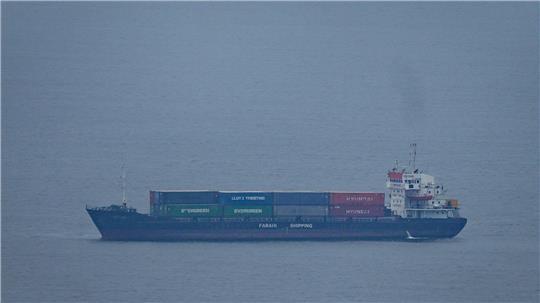 Die Behinderungen der Schifffahrt durch den Iran-Krieg belasten die Weltwirtschaft.