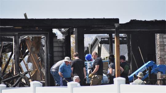 Die Bergung der Opfer aus dem abgebrannten Haus gestaltete sich schwierig.
