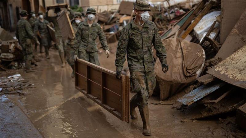 Die Bergungs- und Aufräumarbeiten laufen weiter auf Hochtouren.