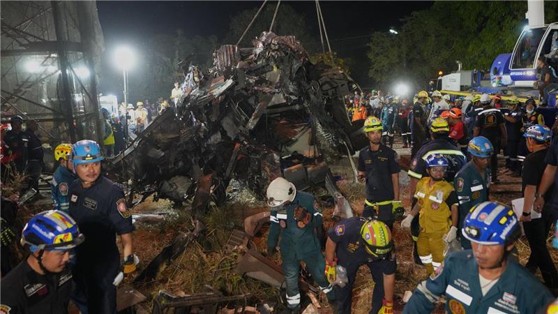 Die Bergungsarbeiten nach dem Zugunglück gestalteten sich als schwierig.