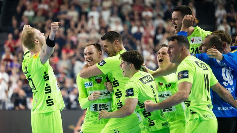 Die Berliner feiern den Einzug ins Finale der Champions League.