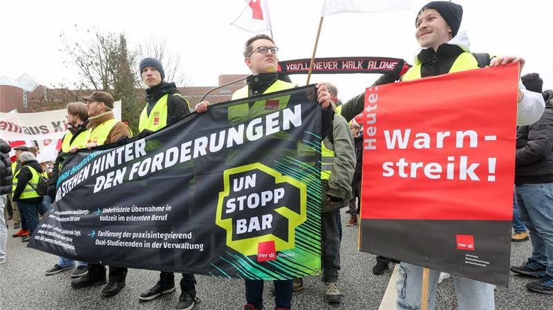 Verdi kündigt weiteren Warnstreik im öffentlichen Dienst an Die Beschäftigten im öffentlichen Dienst warten weiterhin auf ein Angebot der Arbeitgeber. (Symbolbild)