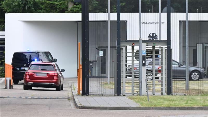 Die Beschuldigten sollen am Mittwoch in Karlsruhe vorgeführt werden.