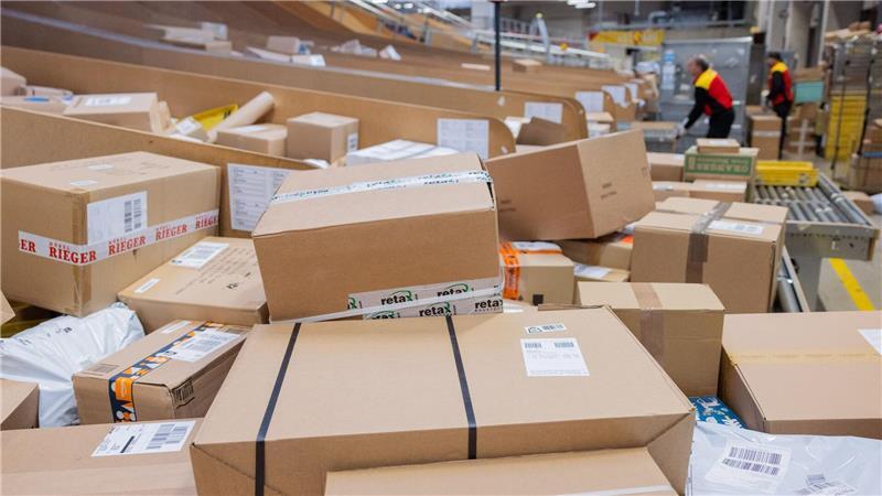 Die Beschuldigten wollten laut Bundesanwaltschaft Pakete mit Brandsätzen verschicken. (Symbolbild)