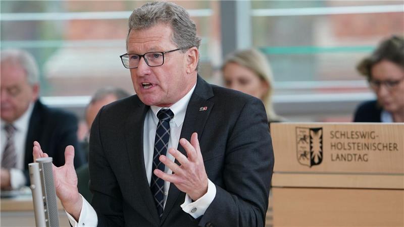 FDP: Abschiebungen werden nur unzureichend umgesetzt Die Besetzung des Landesamtes für Zuwanderung und Flüchtlinge ist laut Bernd Buchholz „unzureichend“. (Archivbild)