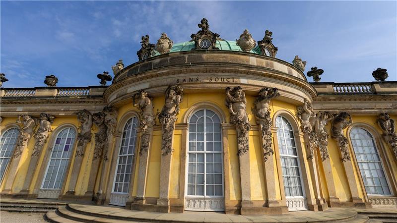 Kaisers Kunst: Der Jahrhundertstreit mit den Hohenzollern Die Beteiligten an der Einigung über die Kunstschätze der Hohenzollern trafen sich am Dienstag am Potsdamer Schloss Sanssouci. (Archivbild)