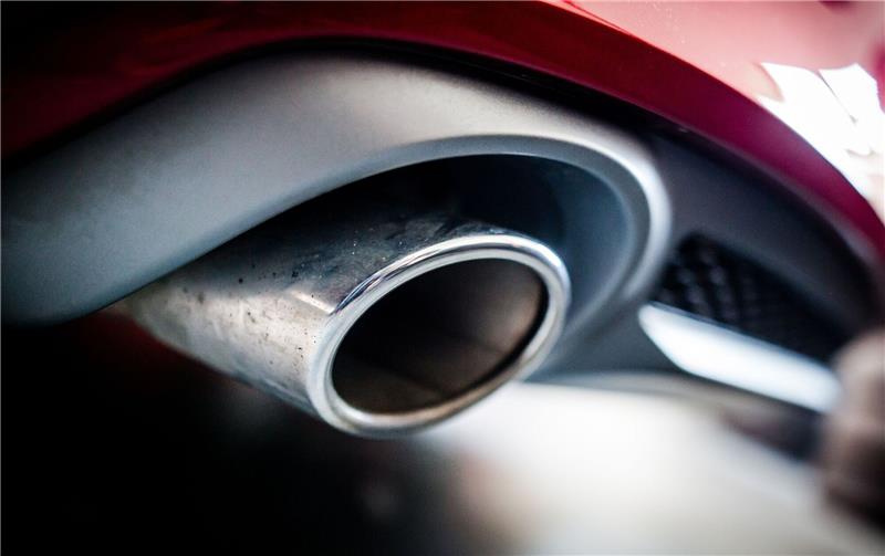 Getunter BMW terrorisiert Nachbarn wochenlang Die Betriebserlaubnis des getunten BMW ist erloschen. Symbolfoto: dpa
