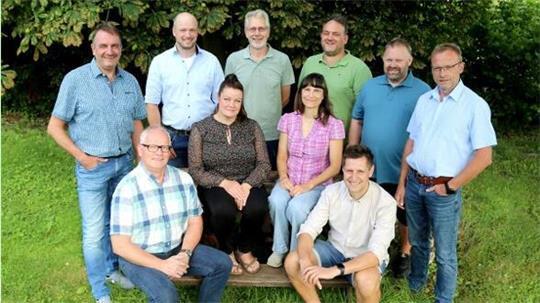 Die Bewerber für den Gemeinderat (von hinten links): Bernd Göhlich, Malte Stüven, Ulf Jungclaus, Mathias Romund, Dirk Beckmann, Holger Wolter sowie (vorne von links) Carsten Raap, Christina Hirrschoff, Denise Mattusch und Michele Braack.