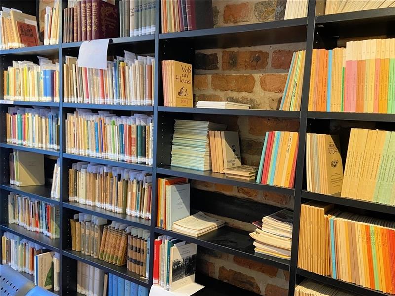 Plattdeutsche Lesung zur ersten Liebe Die Bibliothek von Dichter Bellmann wird öffentlich zugänglich. Foto: Heimat- und Geschichtsverein