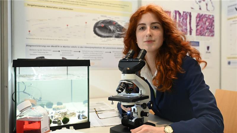 Künstliche Intelligenz bei „Jugend forscht“ im Fokus Die Biologie-begeisterte Julia Lenger aus Niedersachsen forscht zu Muschelkrebs an der Nordsee.