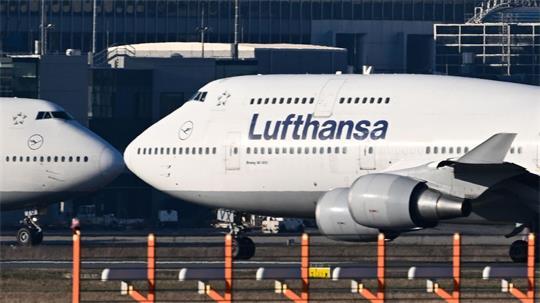 Die Boeing 747 hatte mehr als 350 Passagiere an Bord. (Symbolbild)