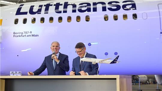 Die Boeing 787 ist bereits die siebte Lufthansa-Maschine, die den Namen des größten deutschen Drehkreuzes Frankfurt trägt. 